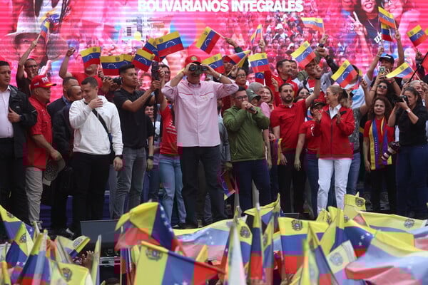 ΜΑΔΟΥΡΟ ΕΜΦΑΝΙΣΗ ΒΕΝΕΖΟΥΕΛΑ