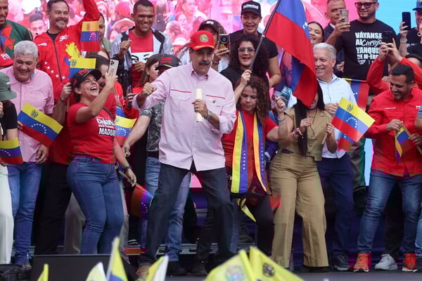 ΜΑΔΟΥΡΟ ΕΜΦΑΝΙΣΗ ΒΕΝΕΖΟΥΕΛΑ