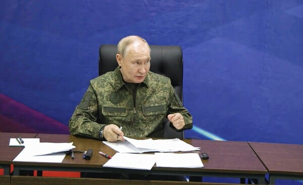 Πούτιν: Εάν η Ευρώπη ξεκινήσει πόλεμο, η Ρωσία είναι «έτοιμη τώρα»