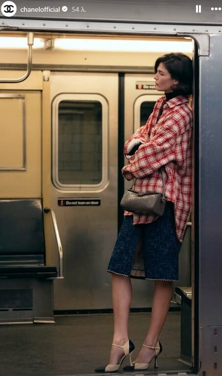 Η Chanel μεταμόρφωσε έναν εγκαταλελειμμένο σταθμό του μετρό σε πασαρέλα στη Νέα Υόρκη