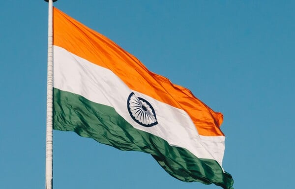 Το χρώμα που δεν χρησιμοποιήθηκε σε σημαίες και ο λόγος