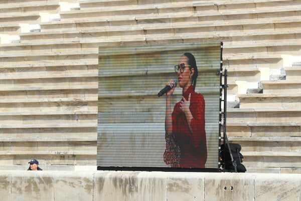 Χειμερινοί Ολυμπιακοί Αγώνες 2026: Η τελετή παράδοσης της Ολυμπιακής Φλόγας μέσα από 14 εικόνες