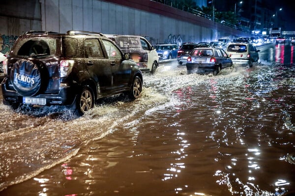 Κακοκαιρία Byron: «Κολλημένοι» οι οδηγοί στην Ε.Ο Αθηνών - Κορίνθου - Σε ποιες περιοχές θα σημειωθούν επικίνδυνα φαινόμενα