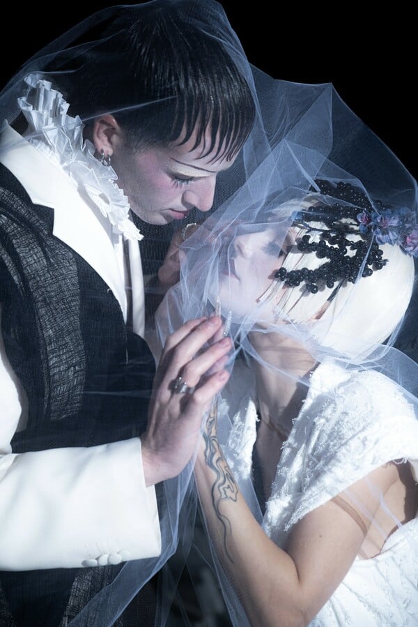 Akonait: Τα νέα πάρτι της πόλης αντλούν έμπνευση από τον κόσμο της μόδας