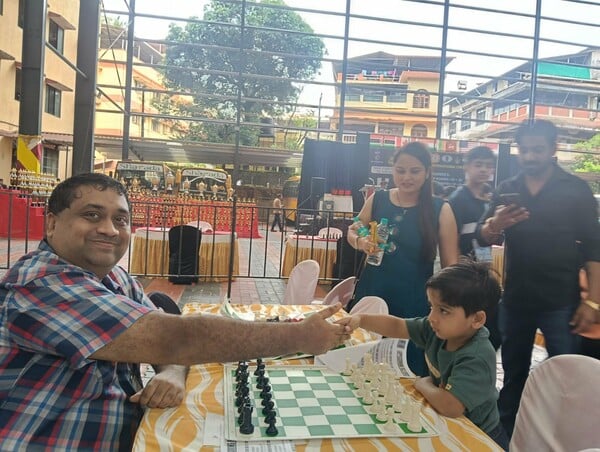 Ινδία: Παιδί 3 ετών έγινε ο νεότερος παίκτης στην ιστορία του σκακιού με επίσημη βαθμολογία FIDE
