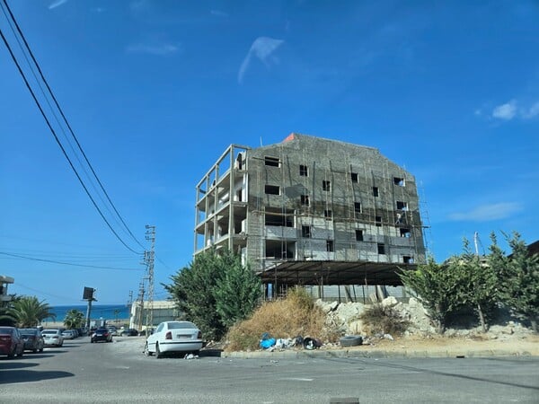 Tαξίδι στην εμπόλεμη Βηρυτό: Χαμπίμπι – κι ας πετούν από πάνω μας τα drones