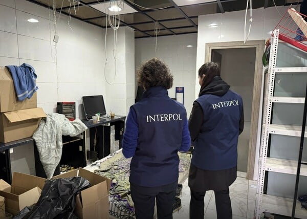 ΚΥΚΛΩΜΑ ΑΝΗΛΙΚΟΙ ΠΑΡΑΝΟΜΑ ΚΑΠΝΑ