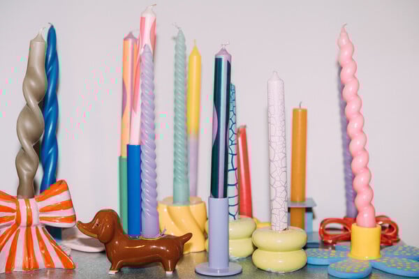 Ένα παιχνιδιάρικο σπίτι στο Παγκράτι/Ένα διαμέρισμα που μυρίζει τσιχλόφουσκα