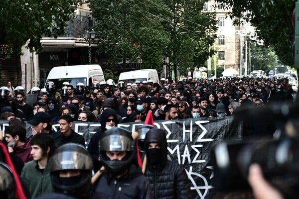 Αλέξης Γρηγορόπουλος: Σε εξέλιξη η πρώτη πορεία στη μνήμη του - Κλειστές Πανεπιστημίου και Σταδίου