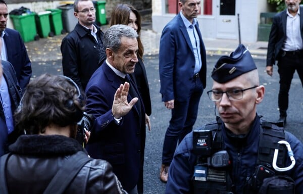 ΣΑΡΚΟΖΙ ΦΥΛΑΚΗ ΒΙΒΛΙΟ ΑΠΟΜΝΗΜΟΝΕΥΜΑΤΑ