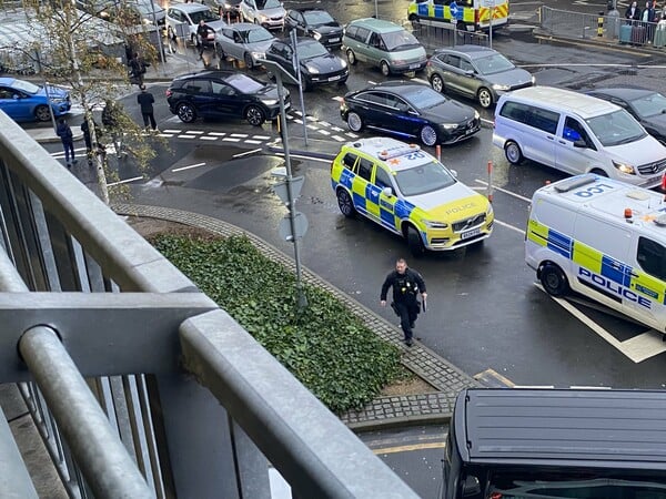 Αεροδρόμιο Χίθροου: Ένα παιδί ανάμεσα στα άτομα που δέχτηκαν επίθεση με σπρέι - Τι συνέβη 