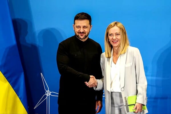 Η Μελόνι στέλνει έκτακτο υλικό για την προστασία των ενεργειακών υποδομών της Ουκρανίας - Επικοινωνία με Ζελένσκι