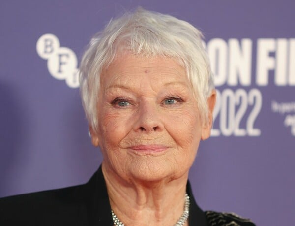 Η Τζούντι Ντεντς αποκάλυψε πως αντιμετωπίζει προβλήματα μνήμης - «Δεν μπορώ να θυμηθώ τι κάνω αύριο»