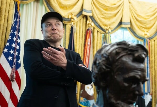 Έλον Μασκ: Νέα «απάντηση» στο πρόστιμο της Ευρωπαϊκής Επιτροπής - Η απαγόρευση στο Χ