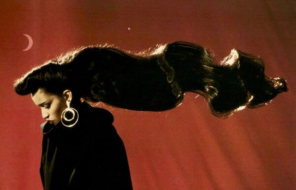 Farida Khelfa: Η μούσα του Gaultier και του Alaïa βγάζει στο σφυρί το παρελθόν της 