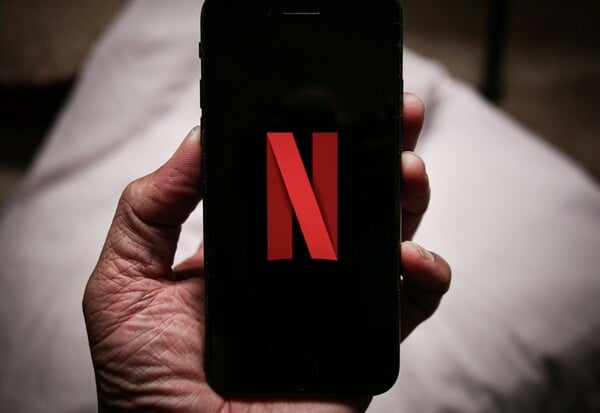 NETFLIX ΕΞΑΓΟΡΑ WARNER ΤΡΑΜΠ