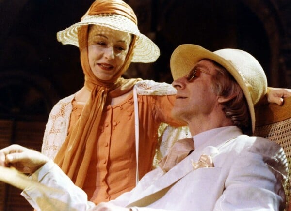 Ένα λεξικό για τη σκηνογραφία και το θέατρο από έναν σπουδαίο σκηνογράφο