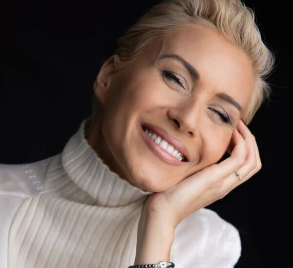 Άννα Κανδαράκη: «Να αξίζω άραγε τόση αγάπη;» — Το μήνυμά της μετά τη μάχη με τον καρκίνο