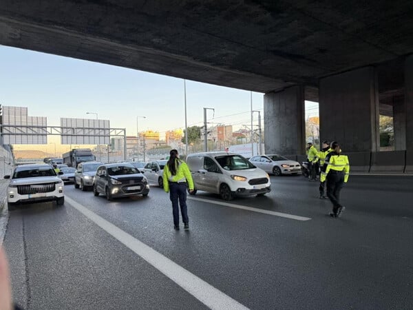 Αττική Οδός: Χωρίς δίπλωμα και πινακίδες ο οδηγός μηχανής που παρέσυρε τροχονόμο 