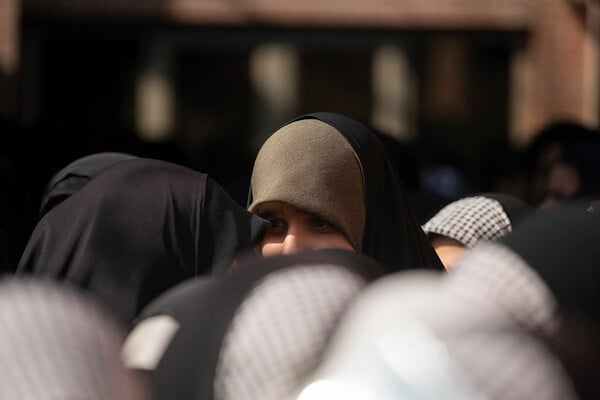 ΑΥΣΤΡΙΑ ΜΑΝΤΙΛΑ ΑΠΑΓΟΡΕΥΣΗ ΣΧΟΛΕΙΟ ΚΟΡΙΤΣΙΑ