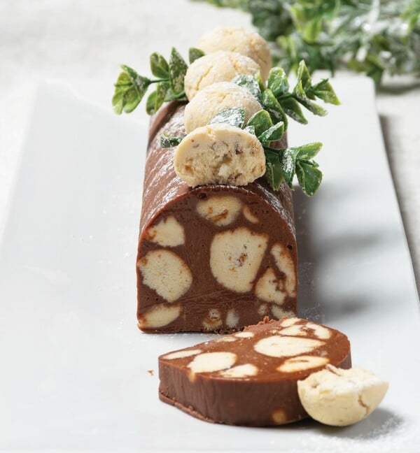 Χριστουγεννιάτικος κορμός, μια γλυκιά ιστορία που συνεχίζεται στα καλύτερα ζαχαροπλαστεία της πόλης