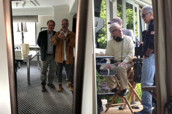 Από τον Πρίγκιπα Άντριου έως τον Γκέιτς: H ελίτ στις νέες φωτογραφίες του αρχείου Έπσταϊν