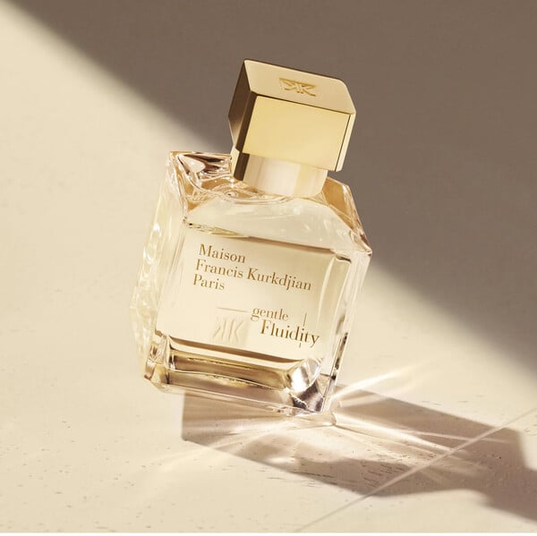 Mood-driven perfumes: Γιατί τα αρώματα που επιδρούν στη διάθεση κυριαρχούν τώρα;