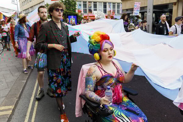 *Το δέρμα που κατοικώ/από τον Πάνο Μιχαήλ