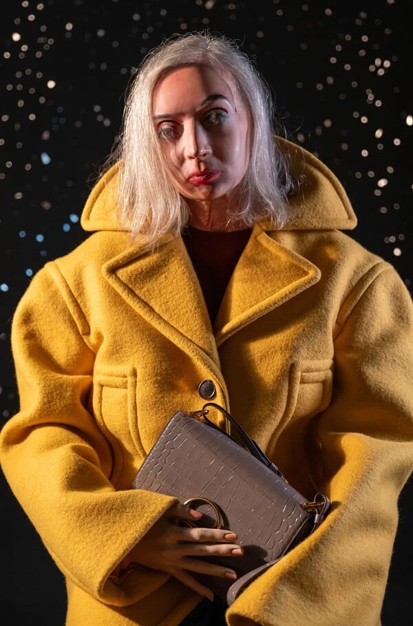 *Το δέρμα που κατοικώ/από τον Πάνο Μιχαήλ