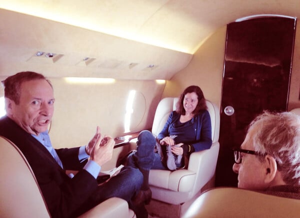 Από τον Πρίγκιπα Άντριου έως τον Γκέιτς: H ελίτ στις νέες φωτογραφίες του αρχείου Έπσταϊν