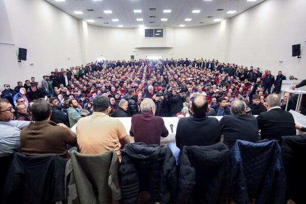 ΑΓΡΟΤΕΣ ΜΠΛΟΚΑ ΚΥΡΙΑΚΟΣ ΜΗΤΣΟΤΑΚΗΣ