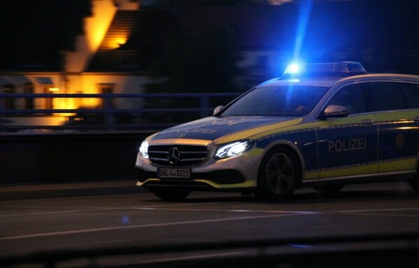 ΓΕΡΜΑΝΙΑ ΤΡΟΜΟΚΡΑΤΙΚΗ ΕΠΙΘΕΣΗ ΧΡΙΣΤΟΥΓΕΝΝΙΑΤΙΚΗ ΑΓΟΡΑ