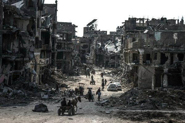 «Απλώς προσπαθούν να πλουτίσουν»: Η «επόμενη ημέρα» στη Γάζα και τα συμφέροντα που τη διεκδικούν