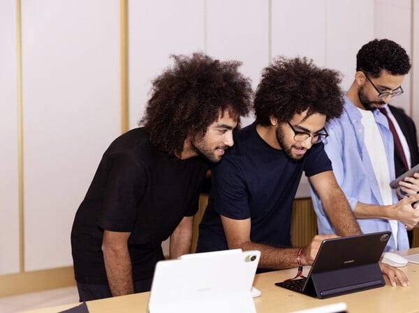 Από το foldable design έως τον open-ear ήχο: Η Huawei παρουσιάζει το αύριο της καθημερινής τεχνολογίας