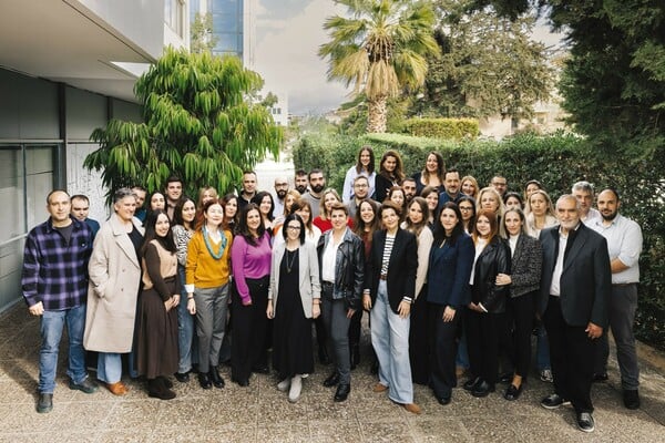 1555 - 1566 - 1521: Από την αναμονή στη λύση - Οι άνθρωποι πίσω από τους αριθμούς