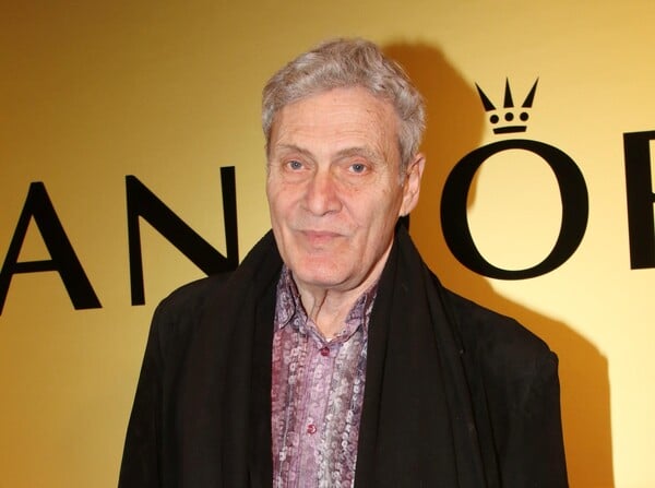 ΑΛΜΠΕΡΤΟ ΕΣΚΕΝΑΖΥ ΗΘΟΠΟΙΟΣ