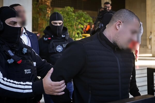 ΦΟΙΝΙΚΟΥΝΤΑ ΔΟΛΟΦΟΝΙΑ ΚΑΜΠΙΝΓΚ