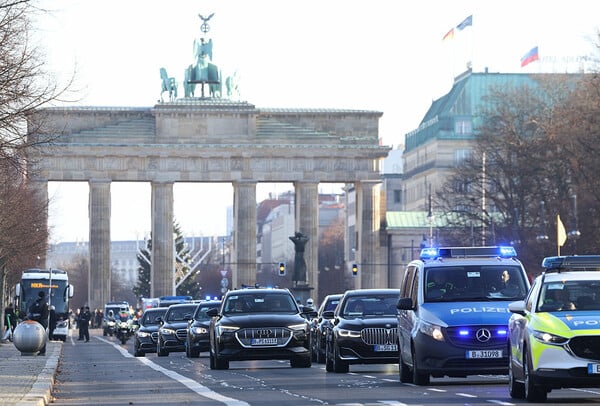 ΟΥΚΡΑΝΙΑ ΒΕΡΟΛΙΝΟ ΣΥΝΟΜΙΛΙΕΣ ΤΡΑΜΠ