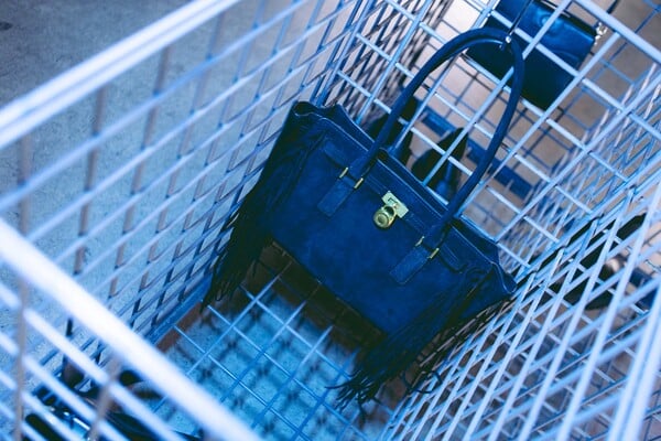 MODIVO & epapoutsia.gr παρουσιάζουν τις χειμερινές συλλογές 2025 μέσα από μια iconic εμπειρία Fashion Art Gallery