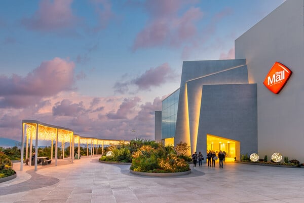 Η μαγεία των Χριστουγέννων ζωντανεύει στα εμπορικά κέντρα της LAMDA Development