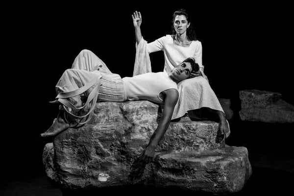 Δέκα παραστάσεις για τις γιορτές 