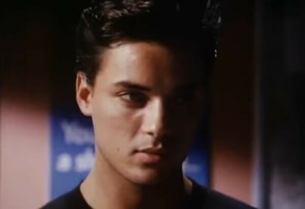 ΔΙΑΦΗΜΙΣΗ ΓΥΝΑΙΚΕΣ