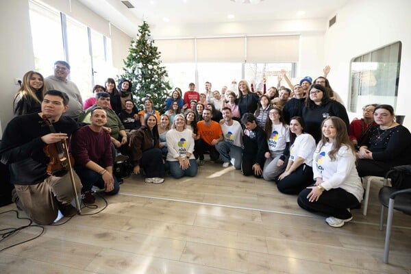 Πλαίσιο & KIDOT μοίρασαν χριστουγεννιάτικες εκπλήξεις σε δομές της Θεσσαλονίκης