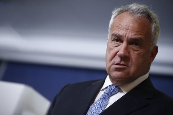 Η απώλεια του Κώστα Σημίτη, η επιστροφή του Ντόναλντ Τραμπ και το κίνημα των Τεμπών