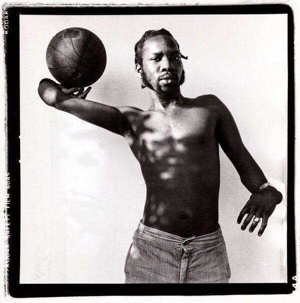 *Ακόμη και το πιο σφοδρό ξυράφι υπήρξε κάποτε λουλούδι/ από τον Πάνο Μιχαήλ