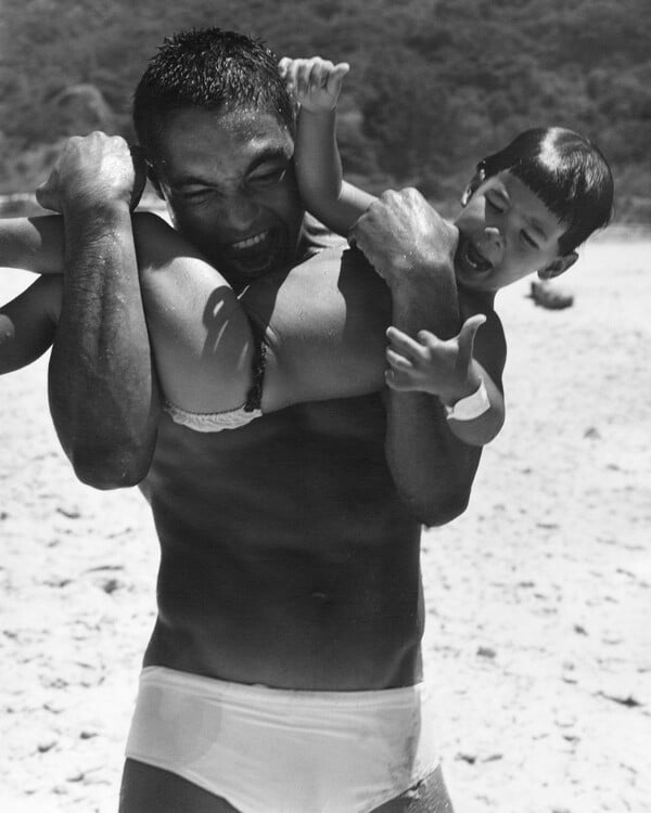 *Ακόμη και το πιο σφοδρό ξυράφι υπήρξε κάποτε λουλούδι/ από τον Πάνο Μιχαήλ