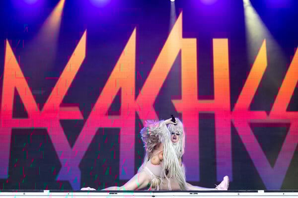 *Ακόμη και το πιο σφοδρό ξυράφι υπήρξε κάποτε λουλούδι/ από τον Πάνο Μιχαήλ