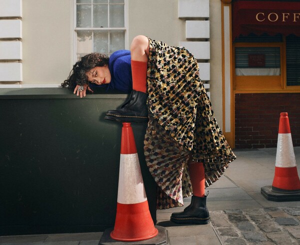 Η τέχνη της άνεσης: Η Dr. Martens επανασυστήνει τη Zebzag Sole μέσα από μια νέα σιλουέτα