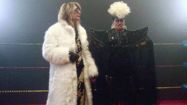 *Ακόμη και το πιο σφοδρό ξυράφι υπήρξε κάποτε λουλούδι/ από τον Πάνο Μιχαήλ