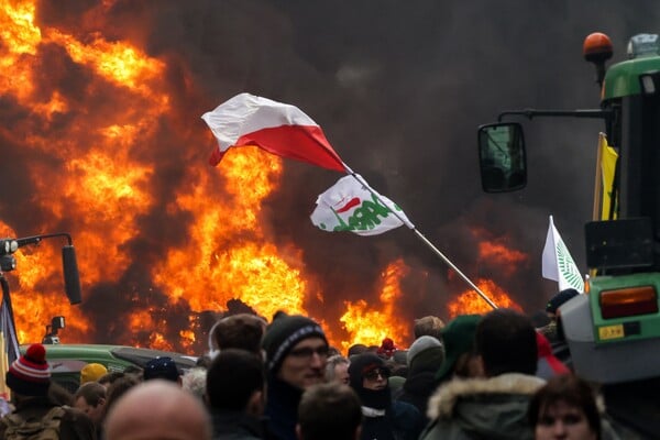 ΑΓΡΟΤΕΣ ΜΠΛΟΚΑ ΒΡΥΞΕΛΛΕΣ